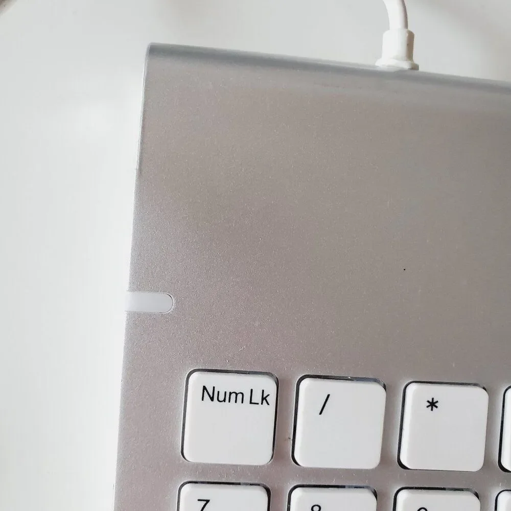 Wired Number Pad - USB Numeric Keypad Silver GUC